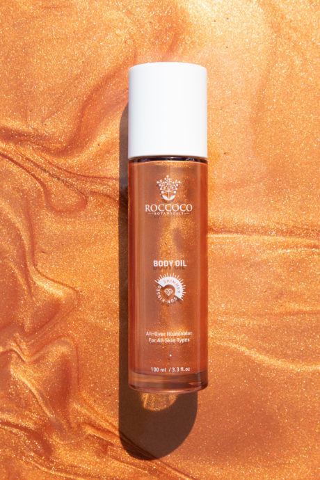 Roccoco-ShimmerOils-Lifestyle+Texture-2-15